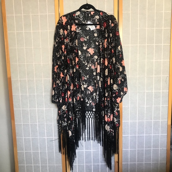 Torrid crepe kimono with fringe : floral - Picture 2 of 6
